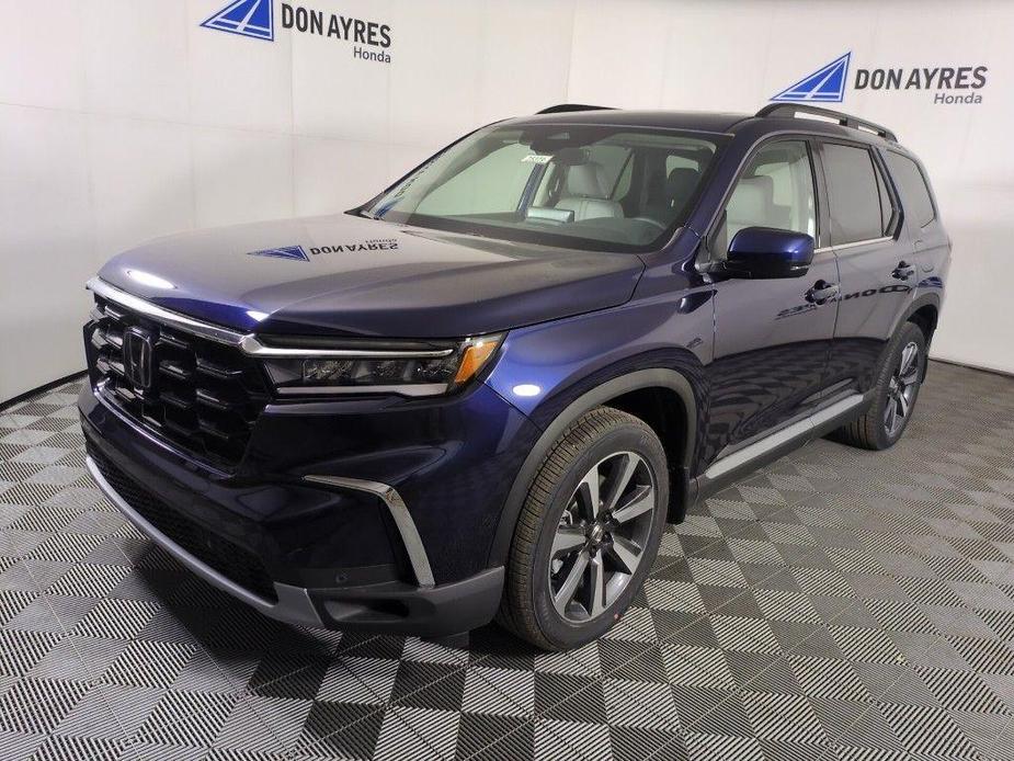 new 2025 Honda Pilot car, priced at $50,695