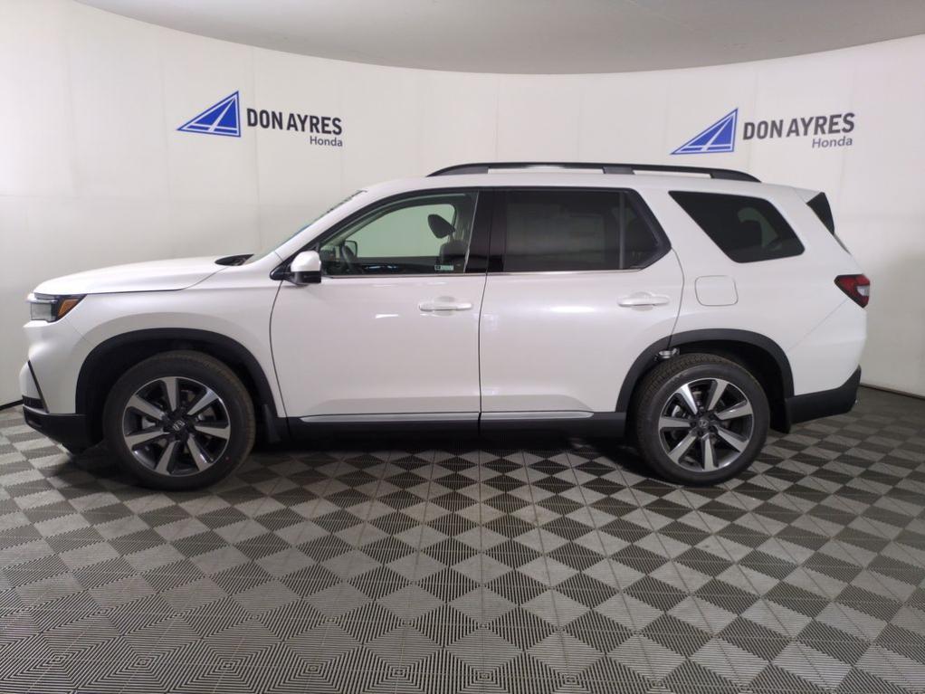 new 2025 Honda Pilot car, priced at $52,549