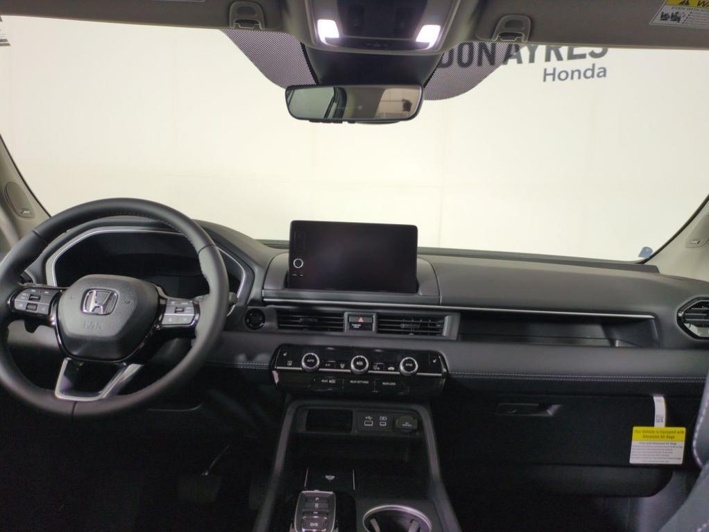 new 2025 Honda Pilot car, priced at $52,549