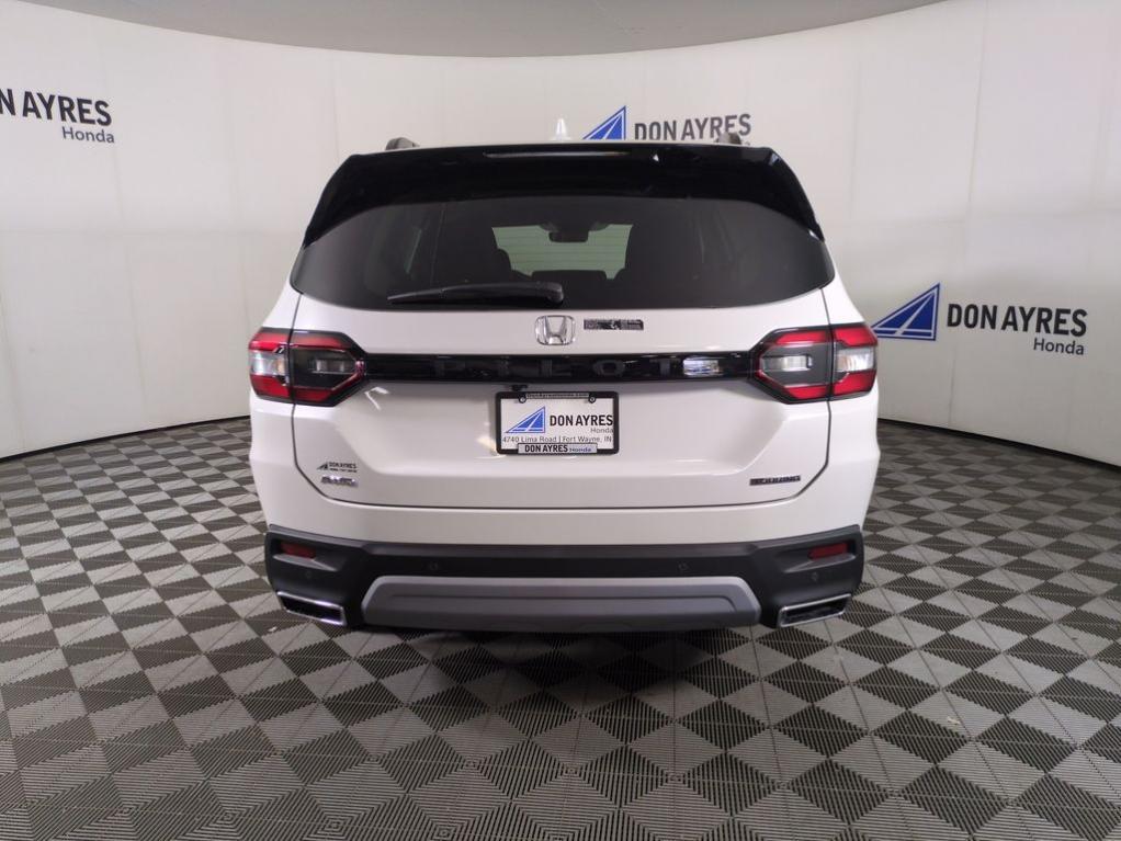 new 2025 Honda Pilot car, priced at $52,549