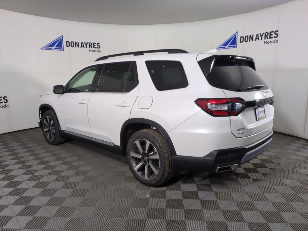 new 2025 Honda Pilot car, priced at $52,549