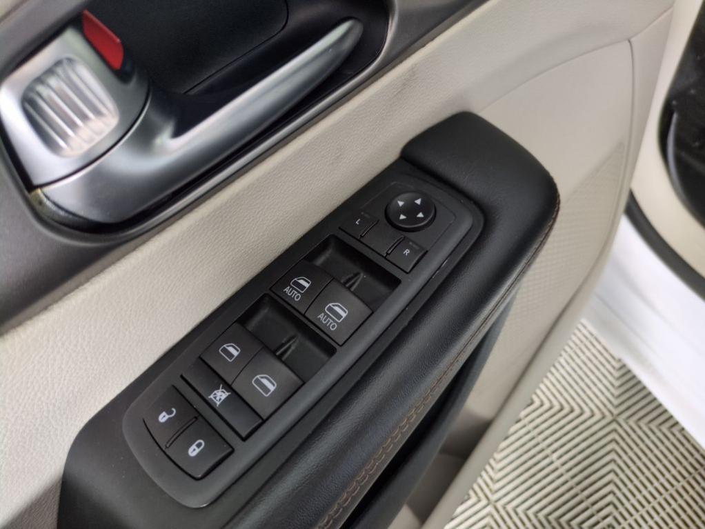 used 2020 Chrysler Pacifica car, priced at $17,829