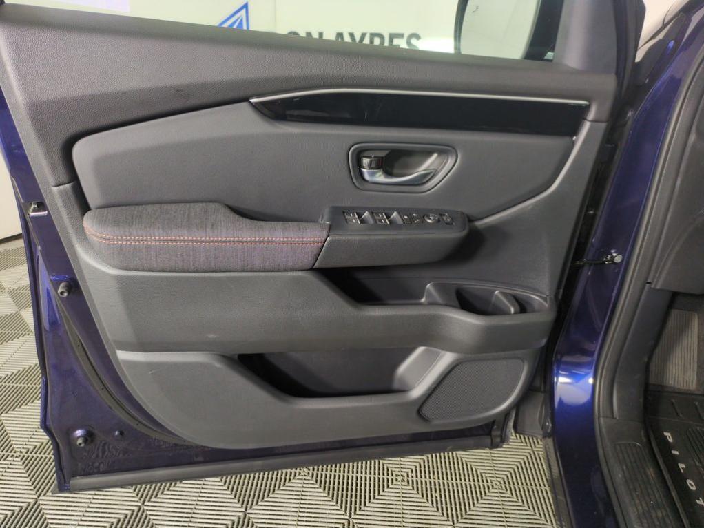 new 2025 Honda Pilot car, priced at $42,288