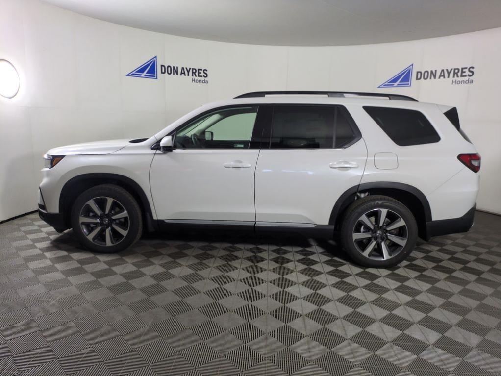 new 2025 Honda Pilot car, priced at $52,549