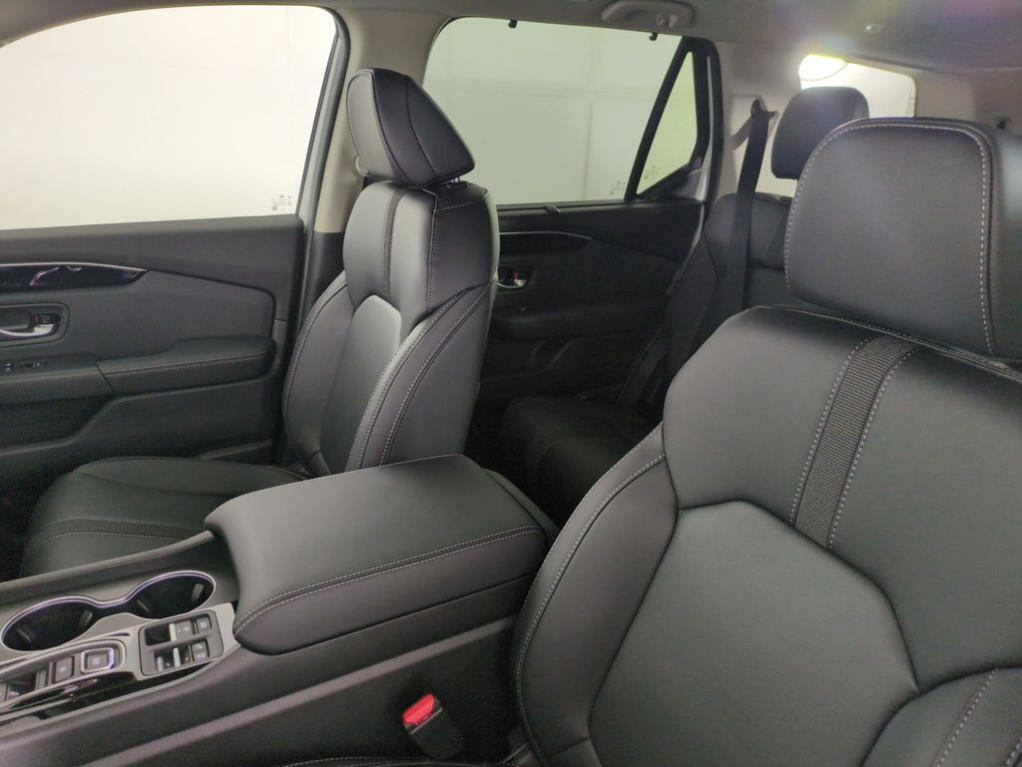 new 2025 Honda Pilot car, priced at $52,549