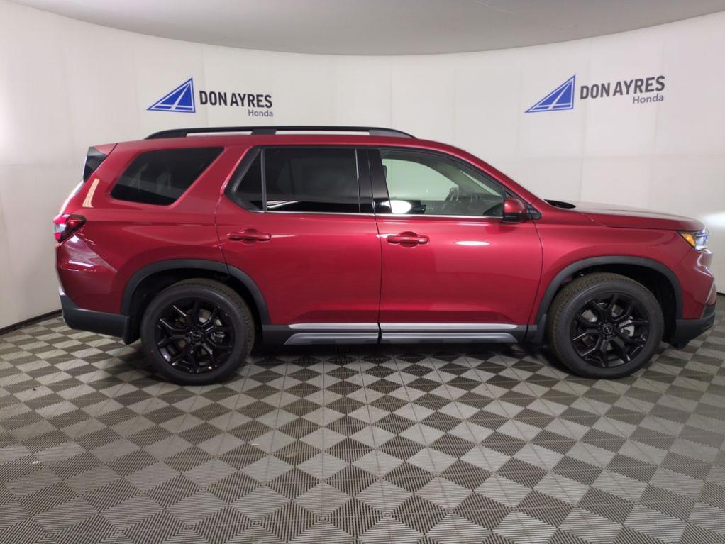 new 2025 Honda Pilot car, priced at $49,872