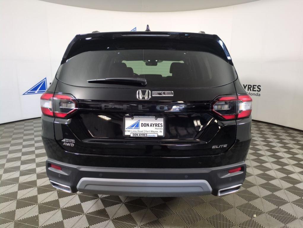 new 2025 Honda Pilot car, priced at $55,325