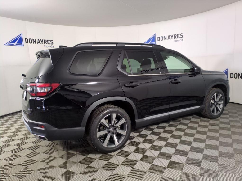 new 2025 Honda Pilot car, priced at $55,325