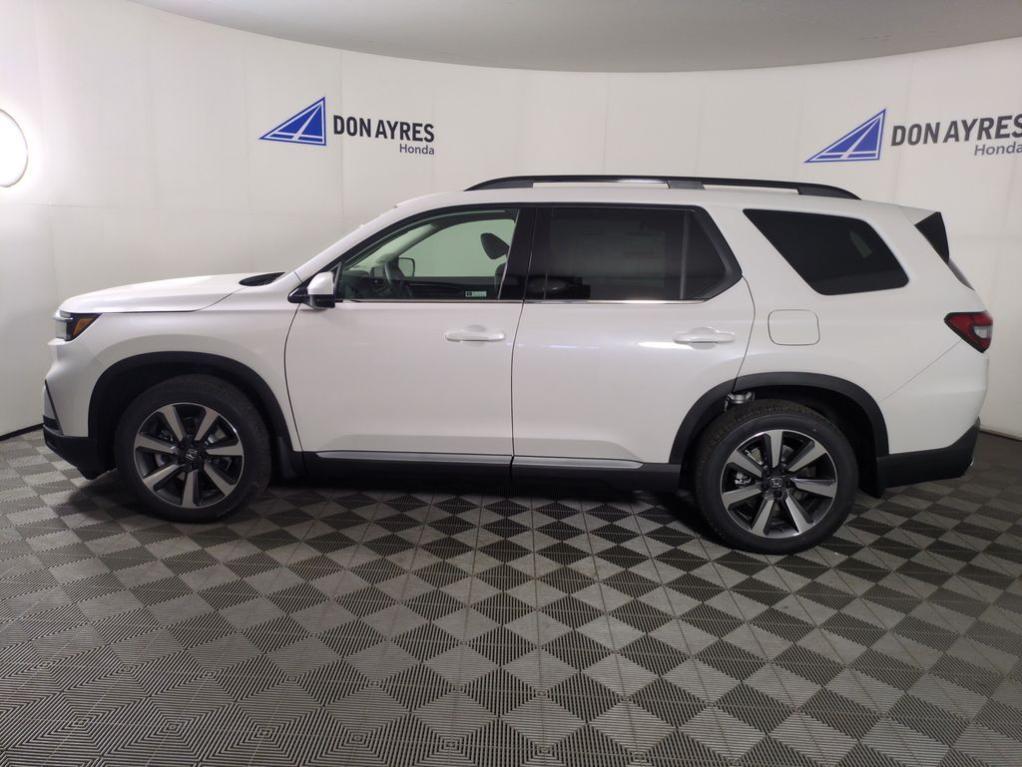 new 2025 Honda Pilot car, priced at $52,076