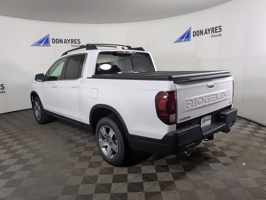 new 2025 Honda Ridgeline car, priced at $42,992