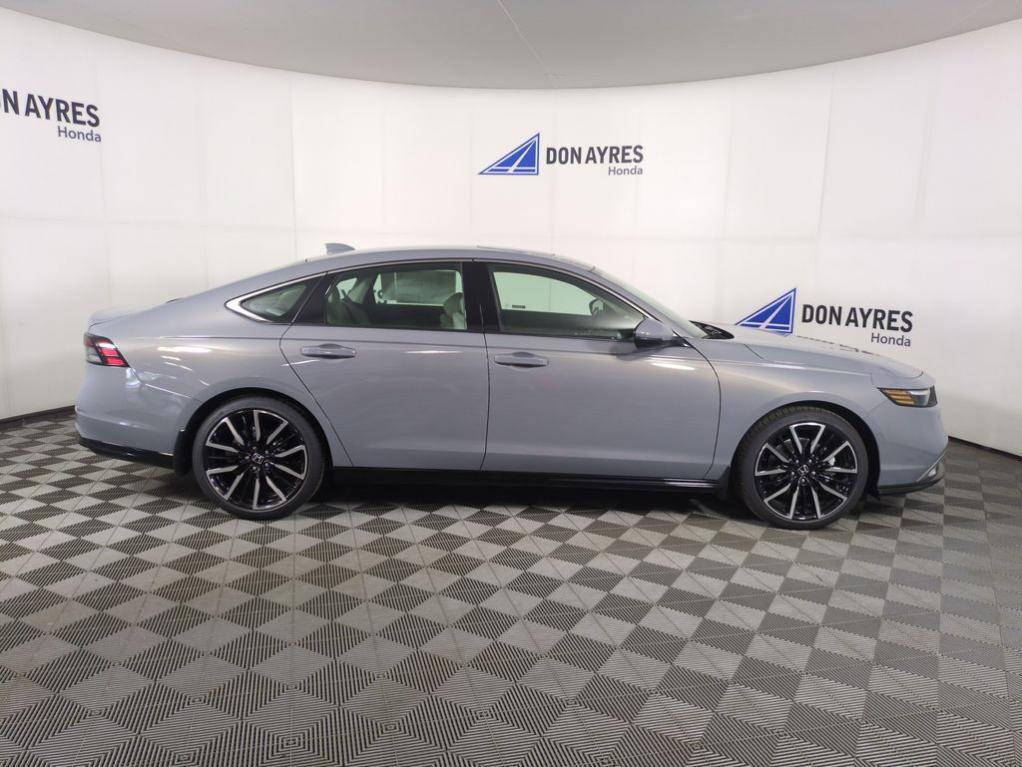 new 2025 Honda Accord Hybrid car, priced at $38,540