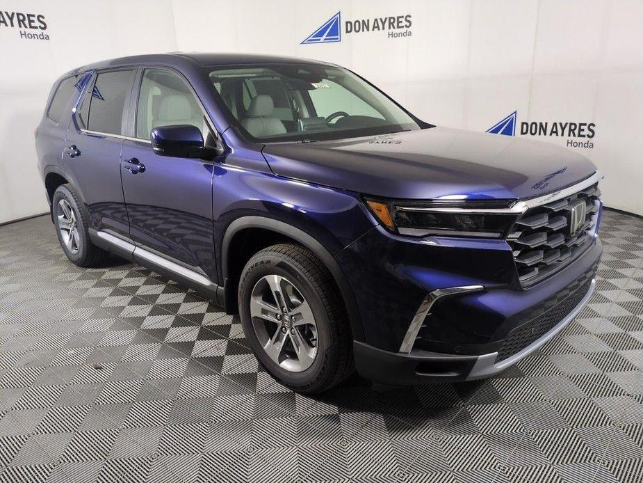 new 2025 Honda Pilot car, priced at $46,995