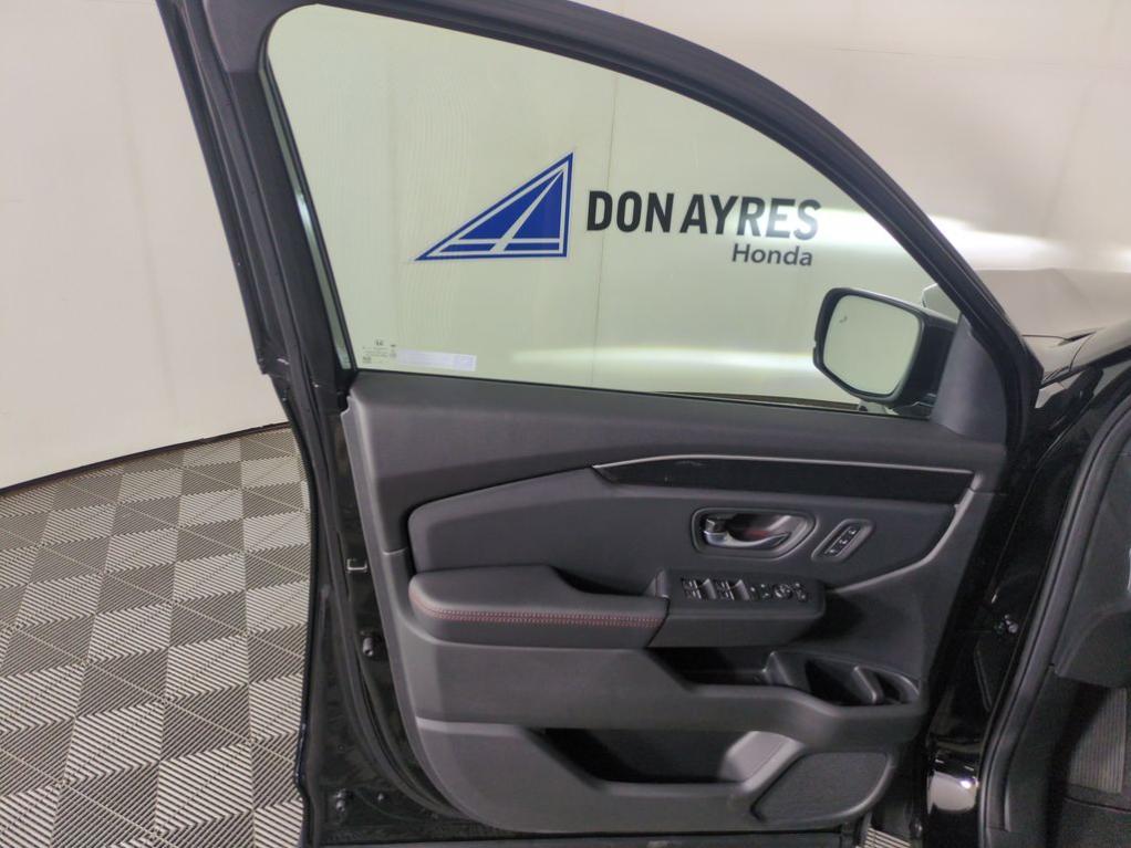 new 2025 Honda Pilot car, priced at $56,234