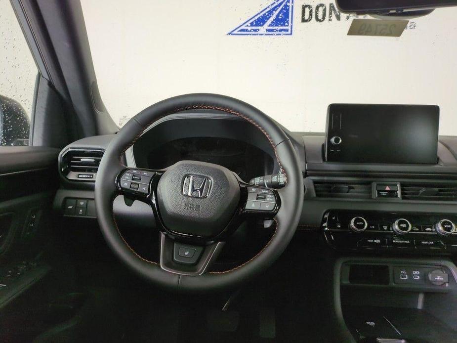 new 2025 Honda Pilot car, priced at $51,580