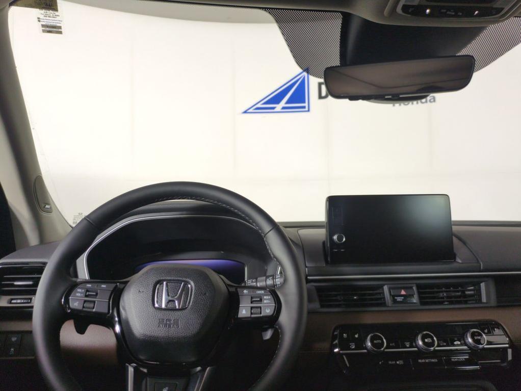 new 2025 Honda Pilot car, priced at $55,574