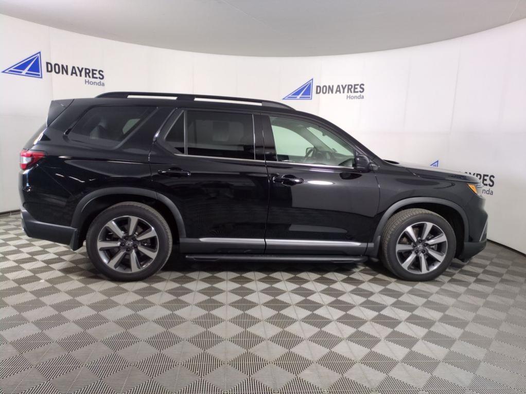 used 2025 Honda Pilot car, priced at $49,783