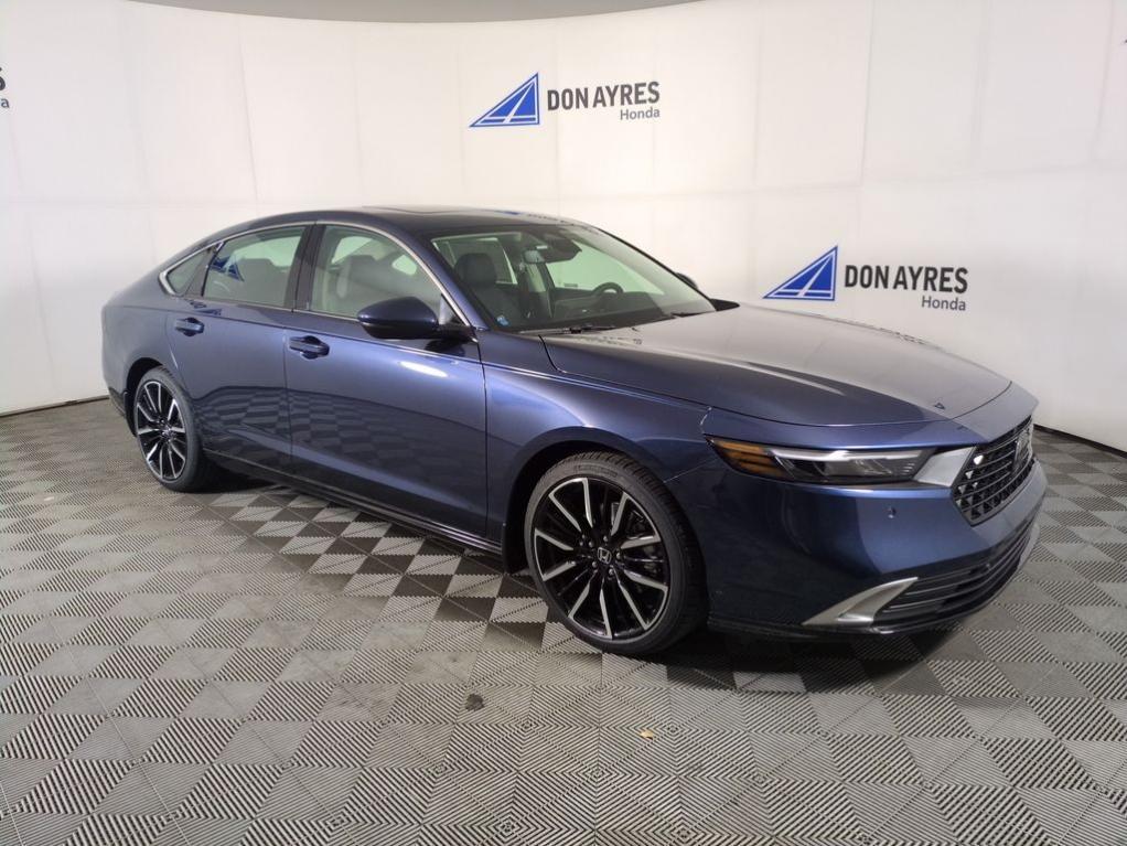 new 2025 Honda Accord Hybrid car, priced at $41,394
