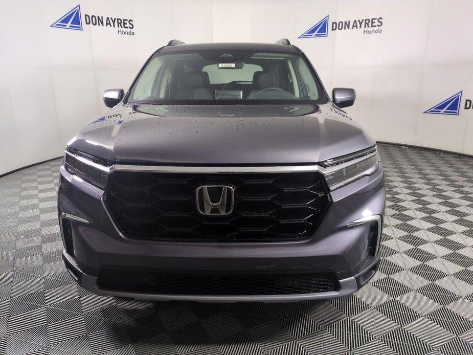 new 2025 Honda Pilot car, priced at $50,995