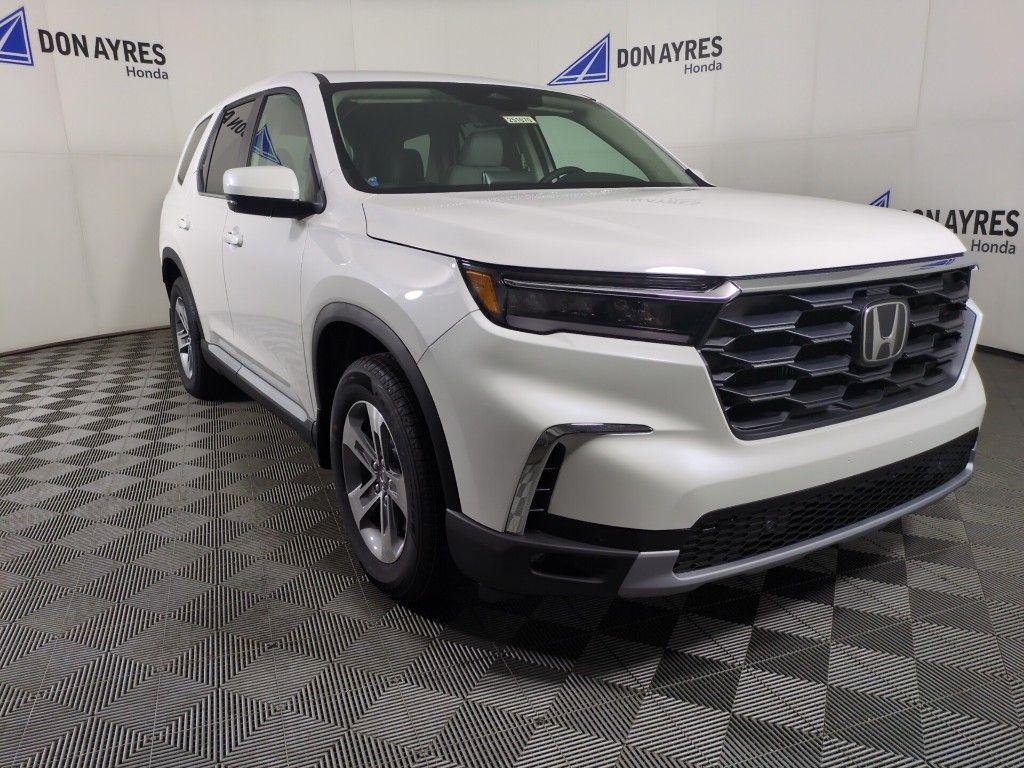 new 2025 Honda Pilot car, priced at $48,930