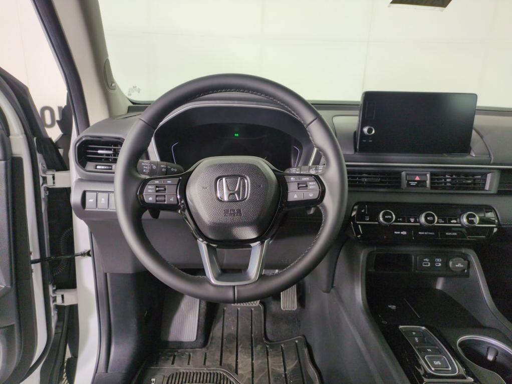 new 2025 Honda Pilot car, priced at $52,504