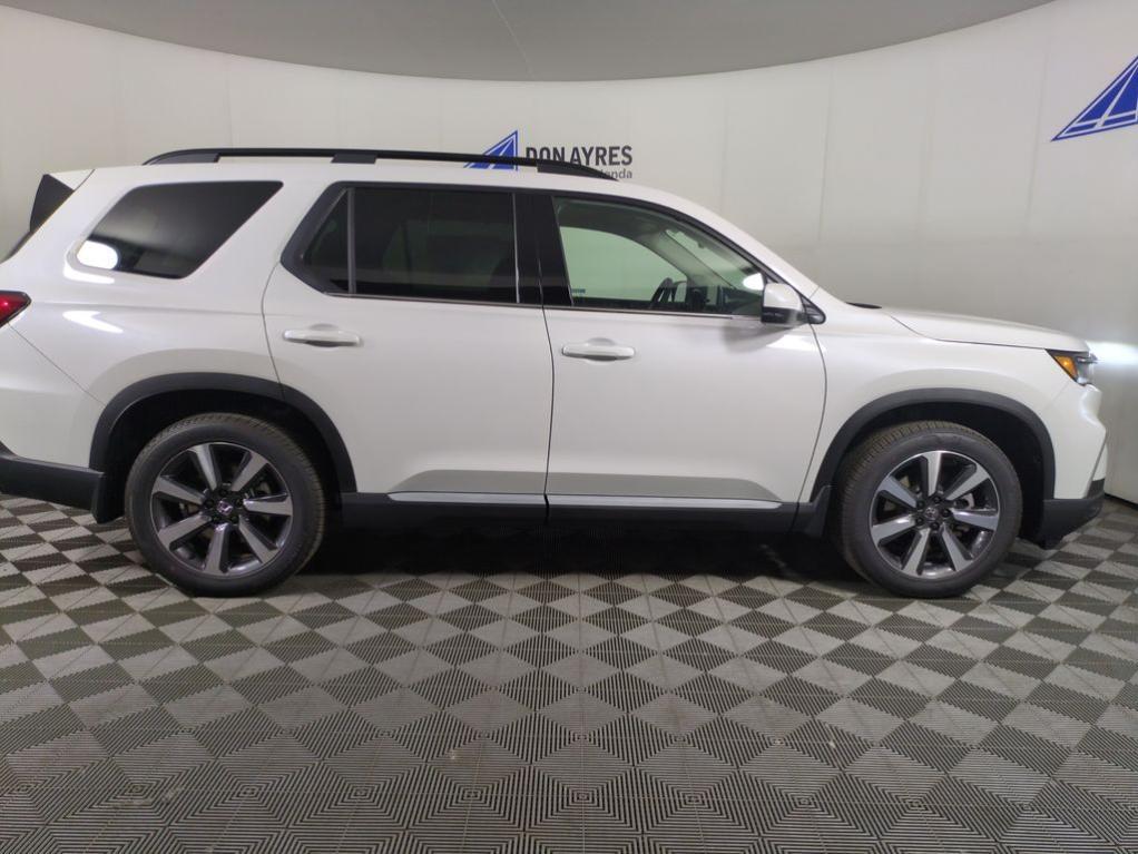 new 2025 Honda Pilot car, priced at $52,504