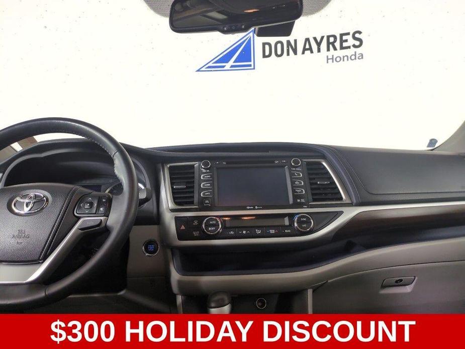 used 2015 Toyota Highlander car, priced at $12,999