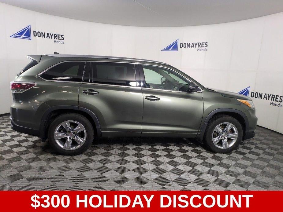 used 2015 Toyota Highlander car, priced at $12,999