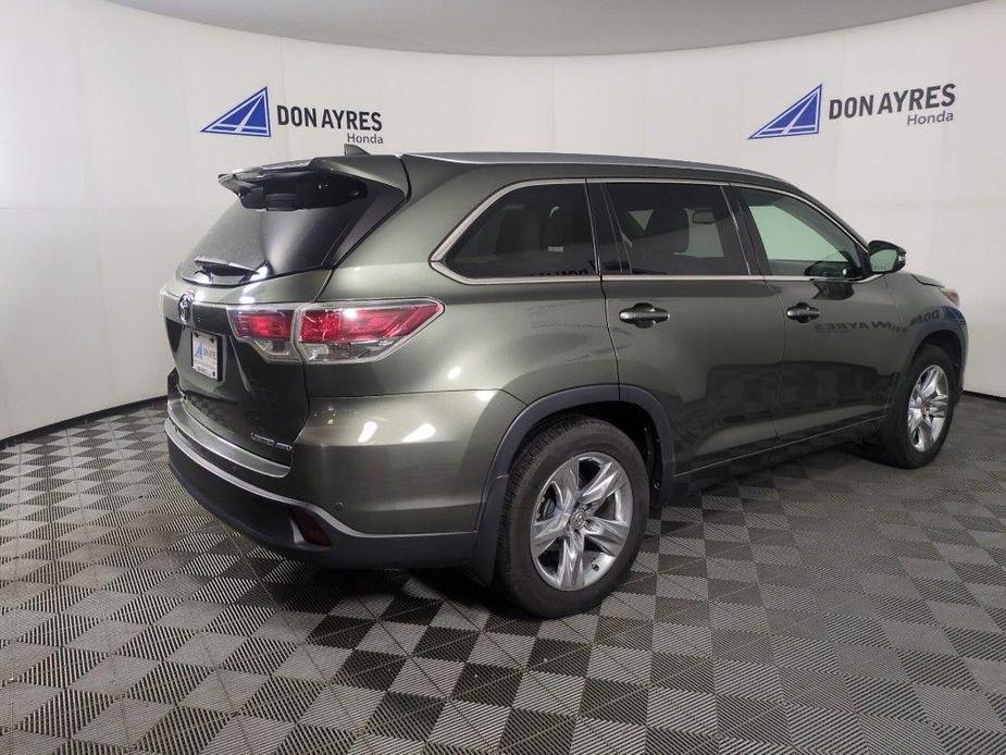 used 2015 Toyota Highlander car, priced at $13,999