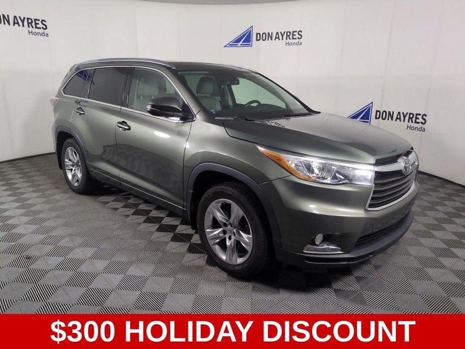 used 2015 Toyota Highlander car, priced at $12,999