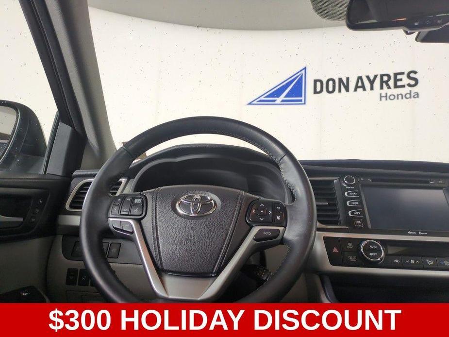 used 2015 Toyota Highlander car, priced at $12,999