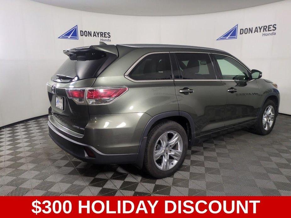 used 2015 Toyota Highlander car, priced at $12,999