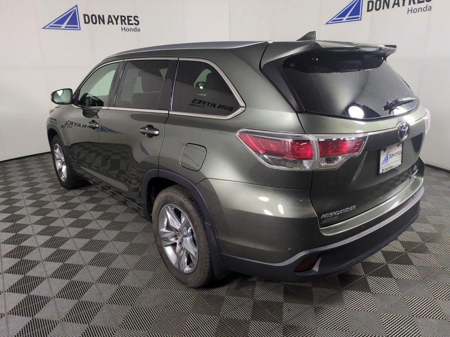 used 2015 Toyota Highlander car, priced at $13,999