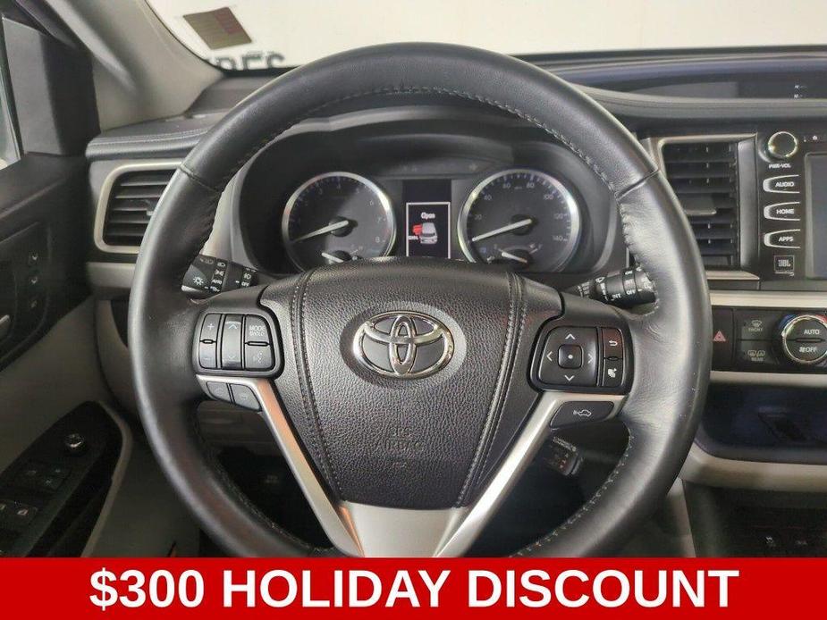 used 2015 Toyota Highlander car, priced at $12,999