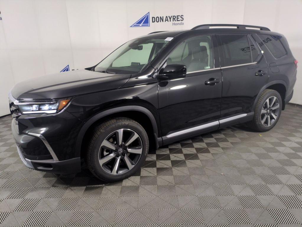 new 2025 Honda Pilot car, priced at $52,094