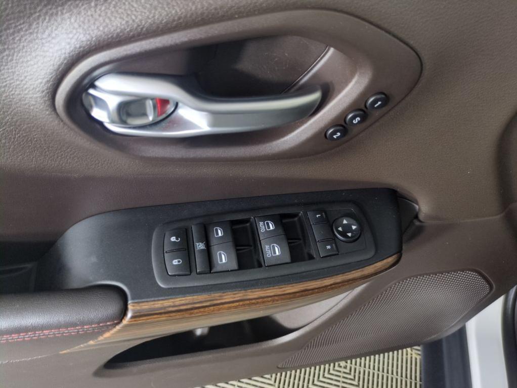 used 2015 Jeep Cherokee car, priced at $14,599