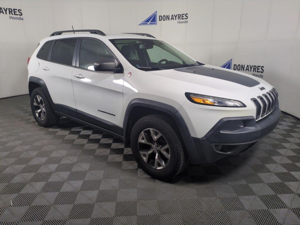 used 2015 Jeep Cherokee car, priced at $14,599