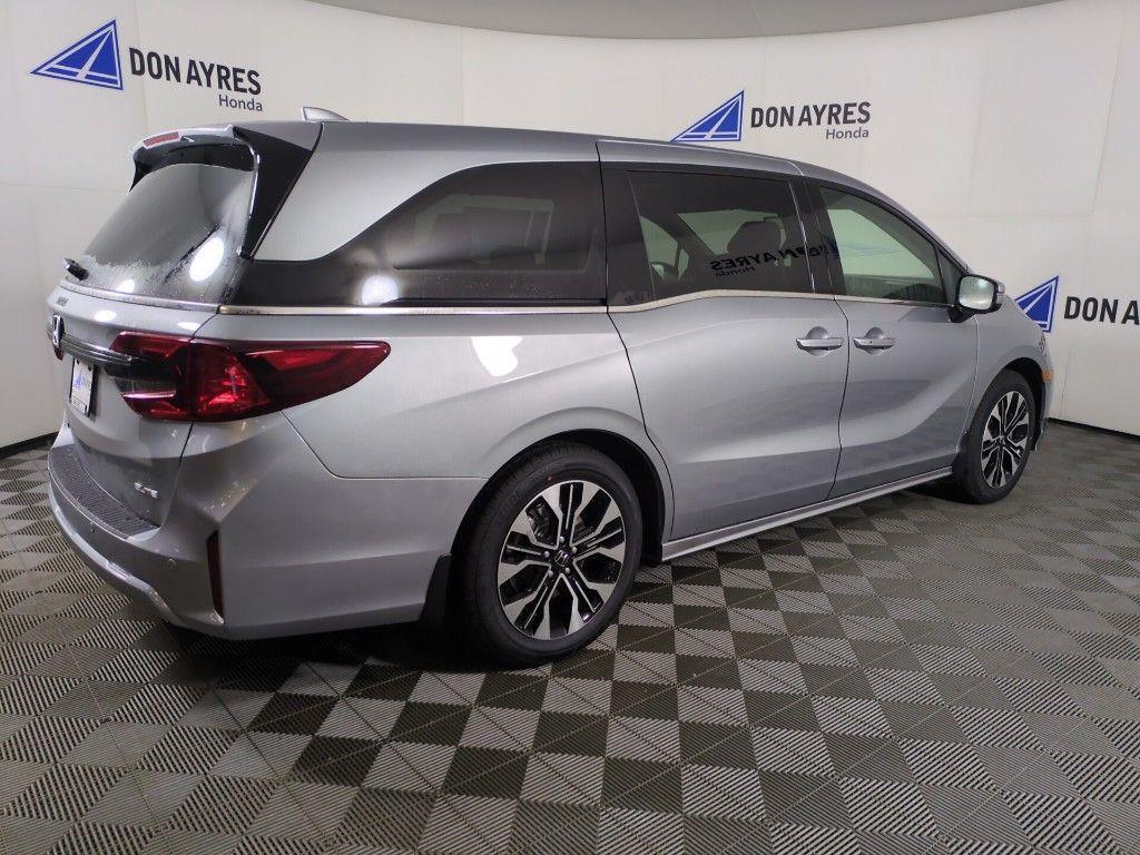 new 2025 Honda Odyssey car, priced at $52,275