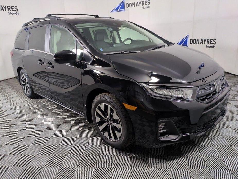 new 2025 Honda Odyssey car, priced at $43,910