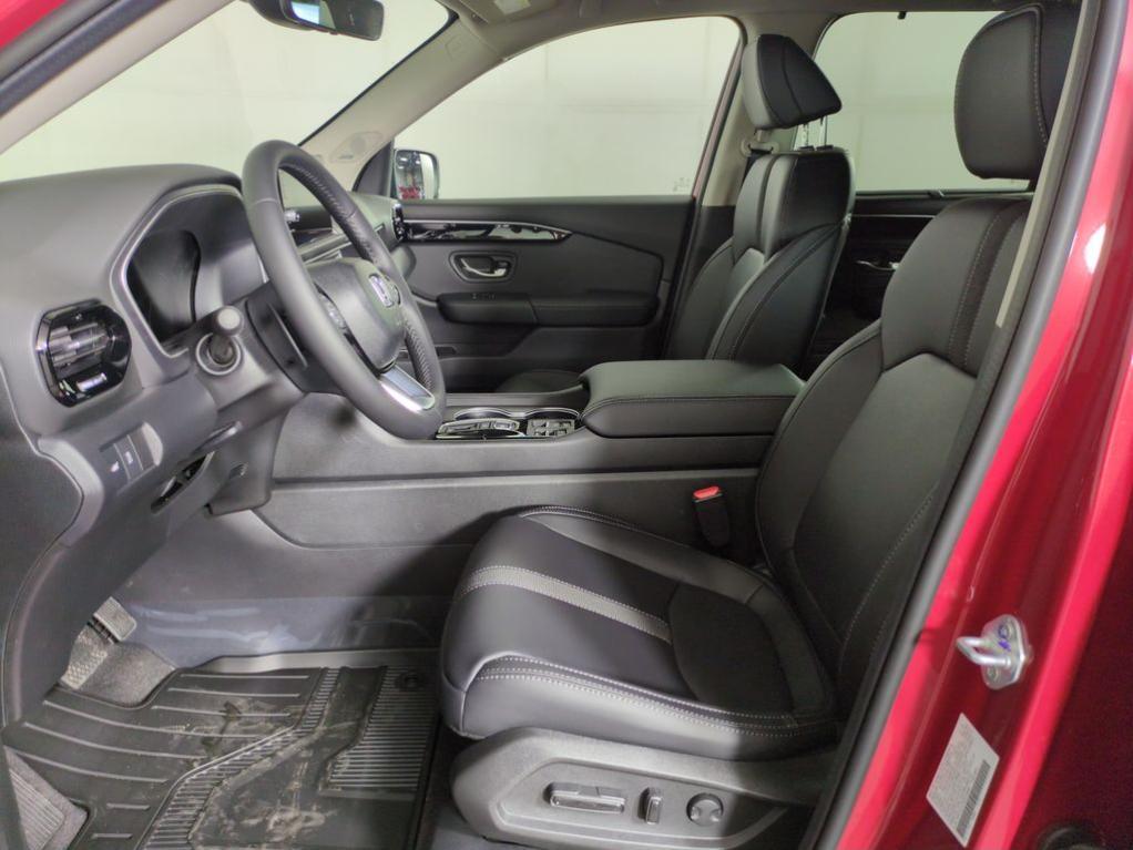 new 2025 Honda Pilot car, priced at $54,404