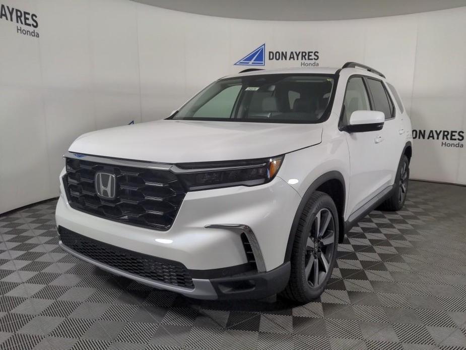 new 2025 Honda Pilot car, priced at $51,150