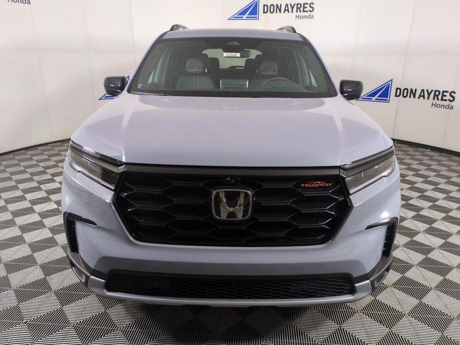 new 2025 Honda Pilot car, priced at $51,250