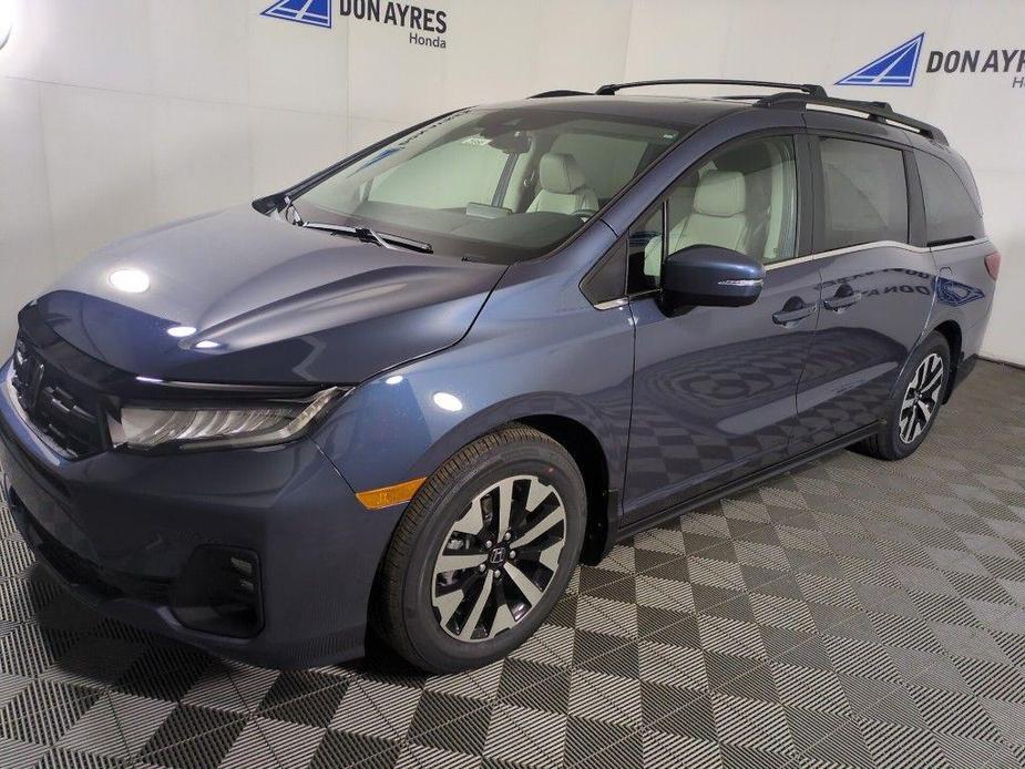 new 2025 Honda Odyssey car, priced at $43,910