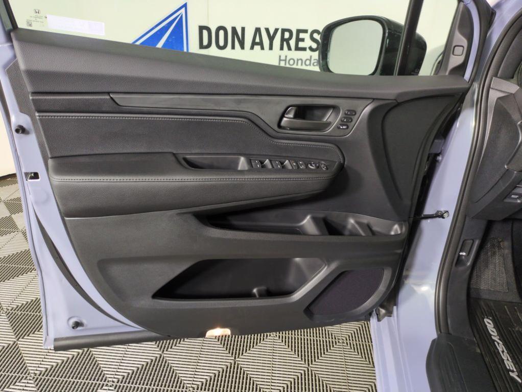 new 2026 Honda Odyssey car, priced at $43,601