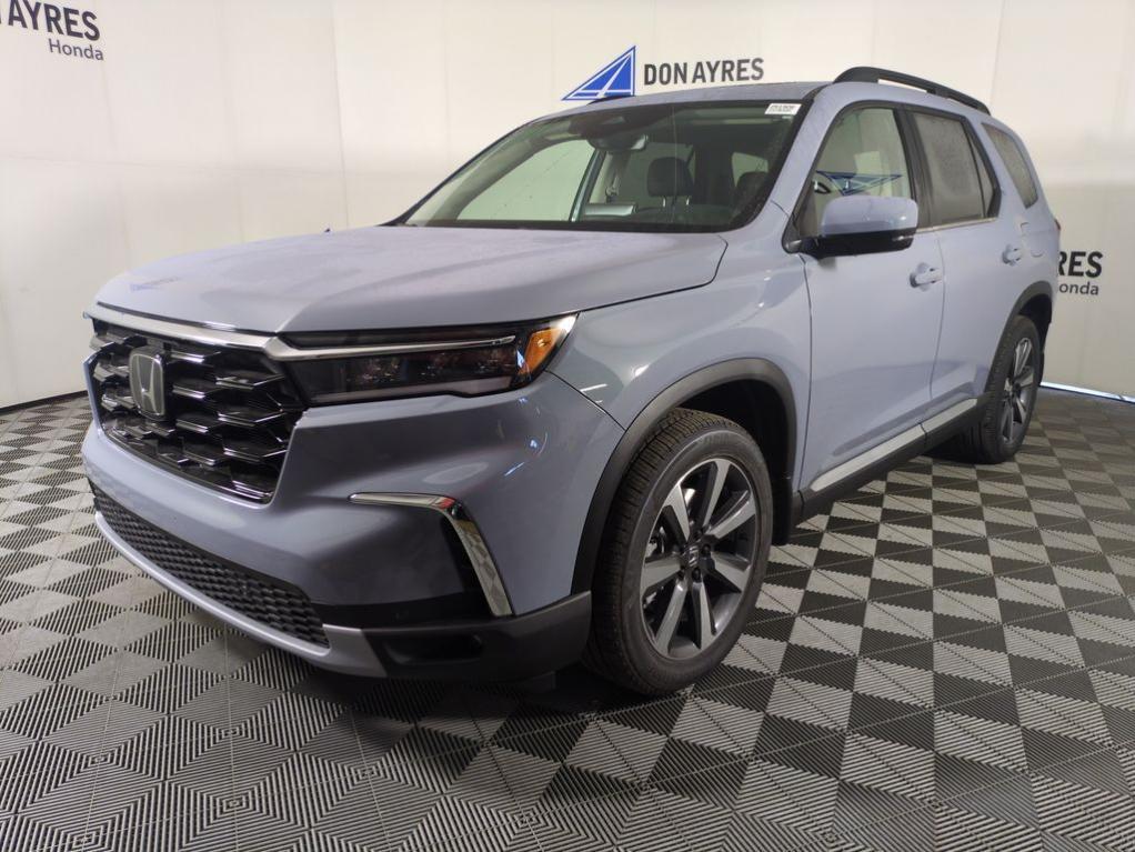 new 2025 Honda Pilot car, priced at $53,279
