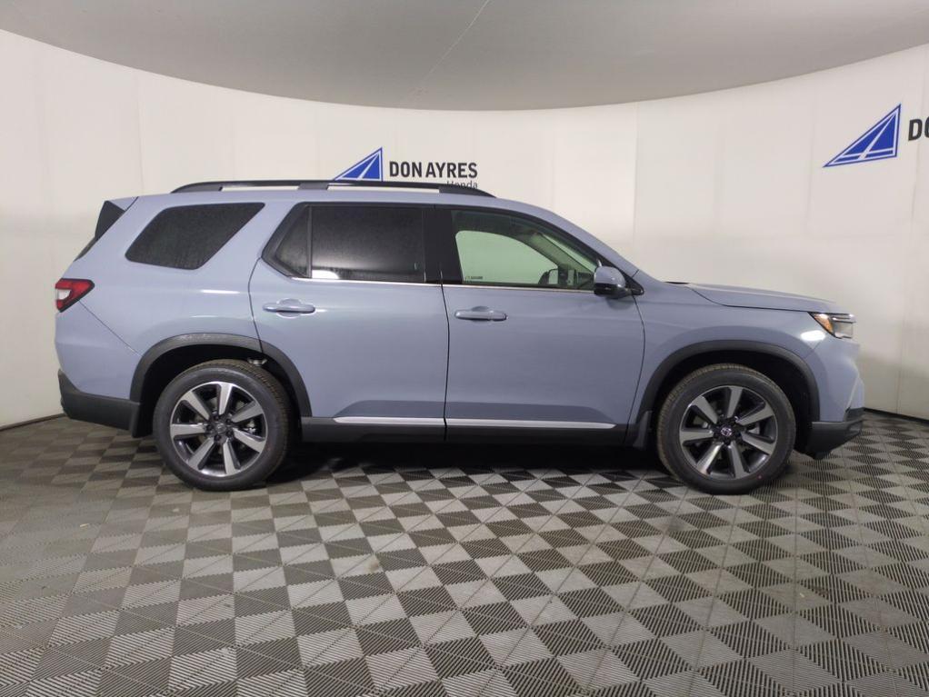 new 2025 Honda Pilot car, priced at $48,731