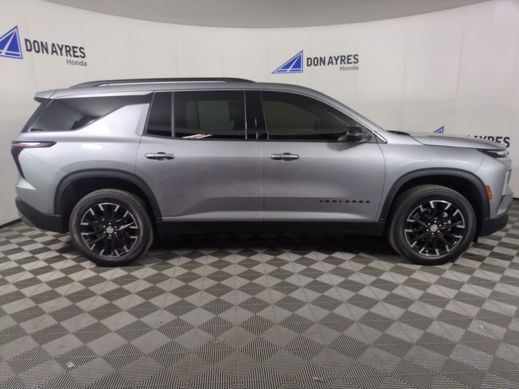 used 2025 Chevrolet Traverse car, priced at $40,999