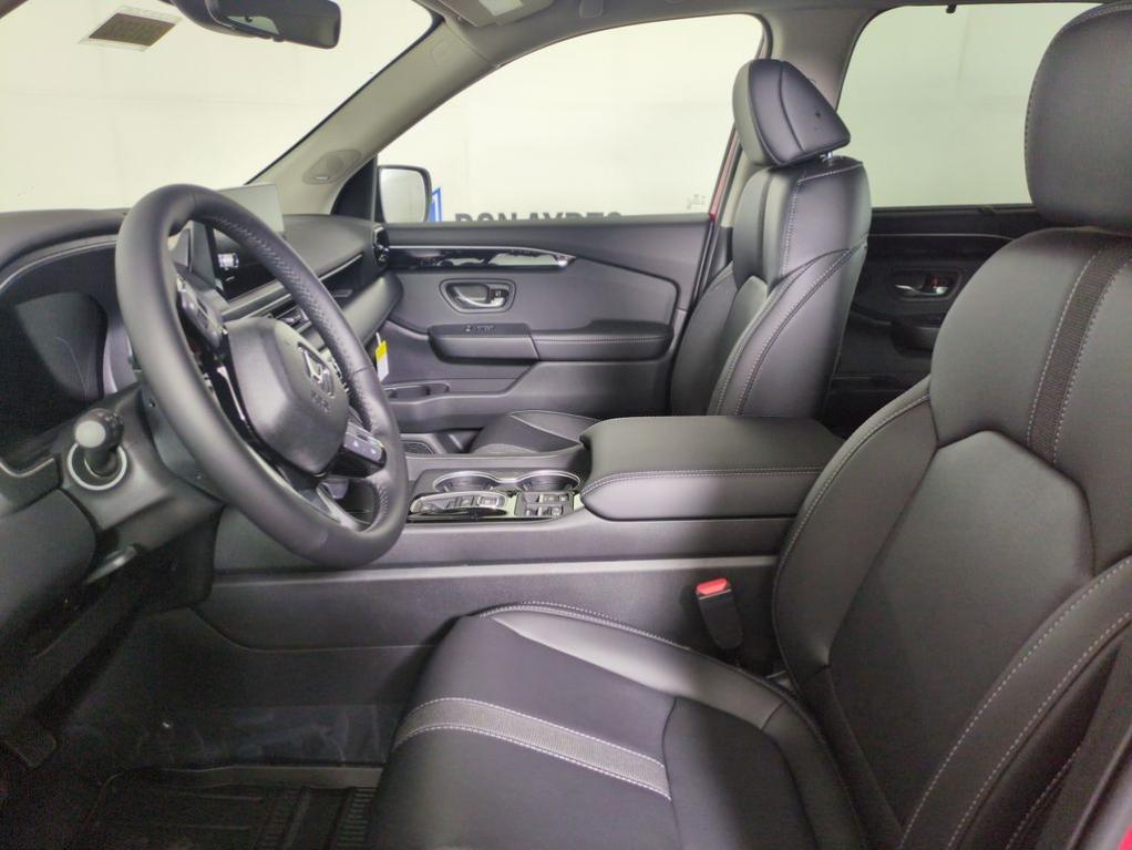 new 2025 Honda Pilot car, priced at $49,598