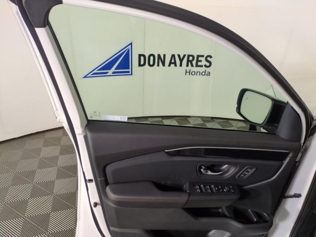 new 2025 Honda Pilot car, priced at $57,529