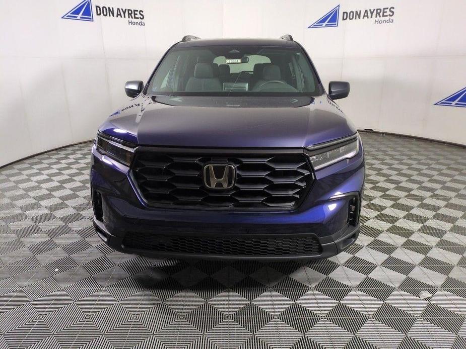 new 2025 Honda Pilot car, priced at $43,695