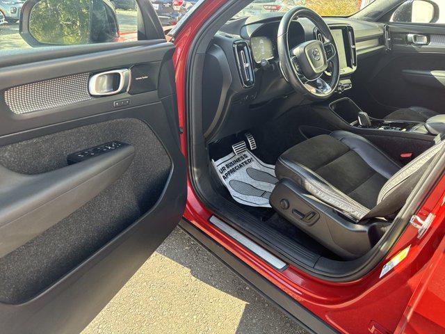 used 2019 Volvo XC40 car, priced at $22,995